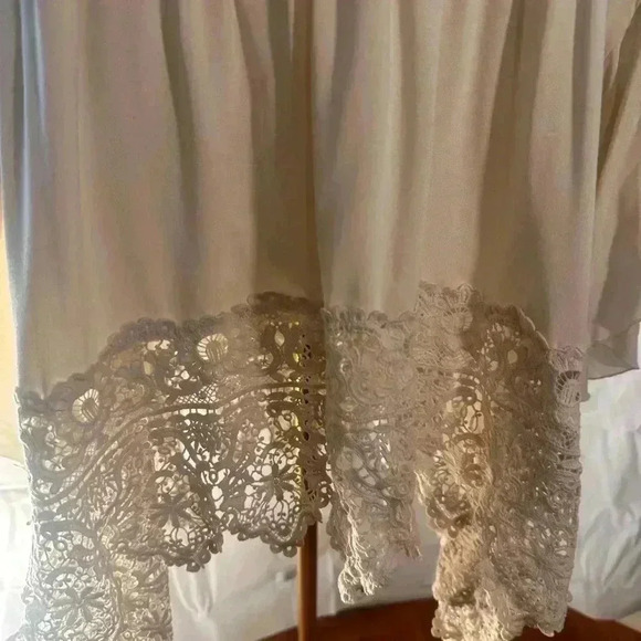 Cupio Tan V-Neck Bell Sleeve Blouse - Picture 3 of 8